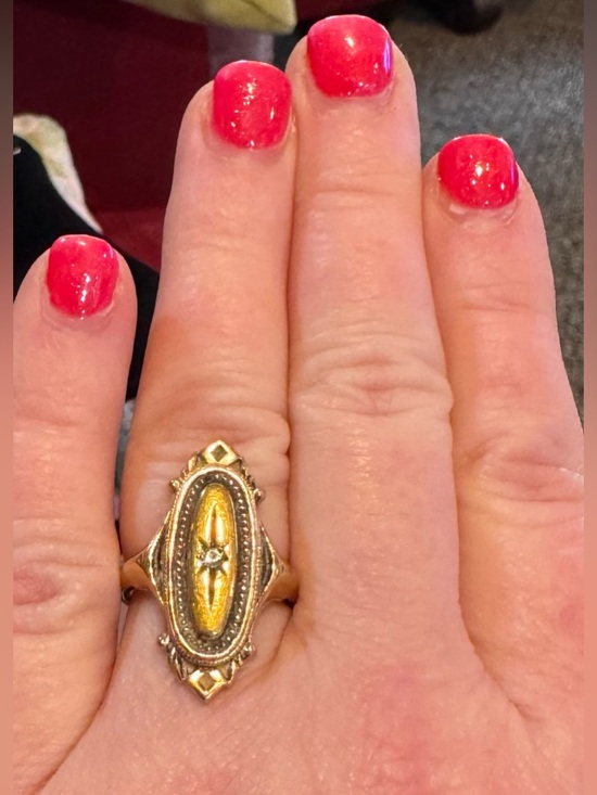 Vintage 1976 Avon Kensington Ring, Antique Gold Tone, Oval, 1 Clear Stone Sz 6-7 - Picture 7 of 8